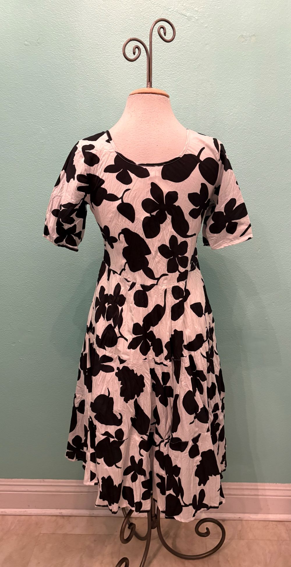 JESS DRESS-BLACK/WHITE FLORAL-DRESS ADDICT