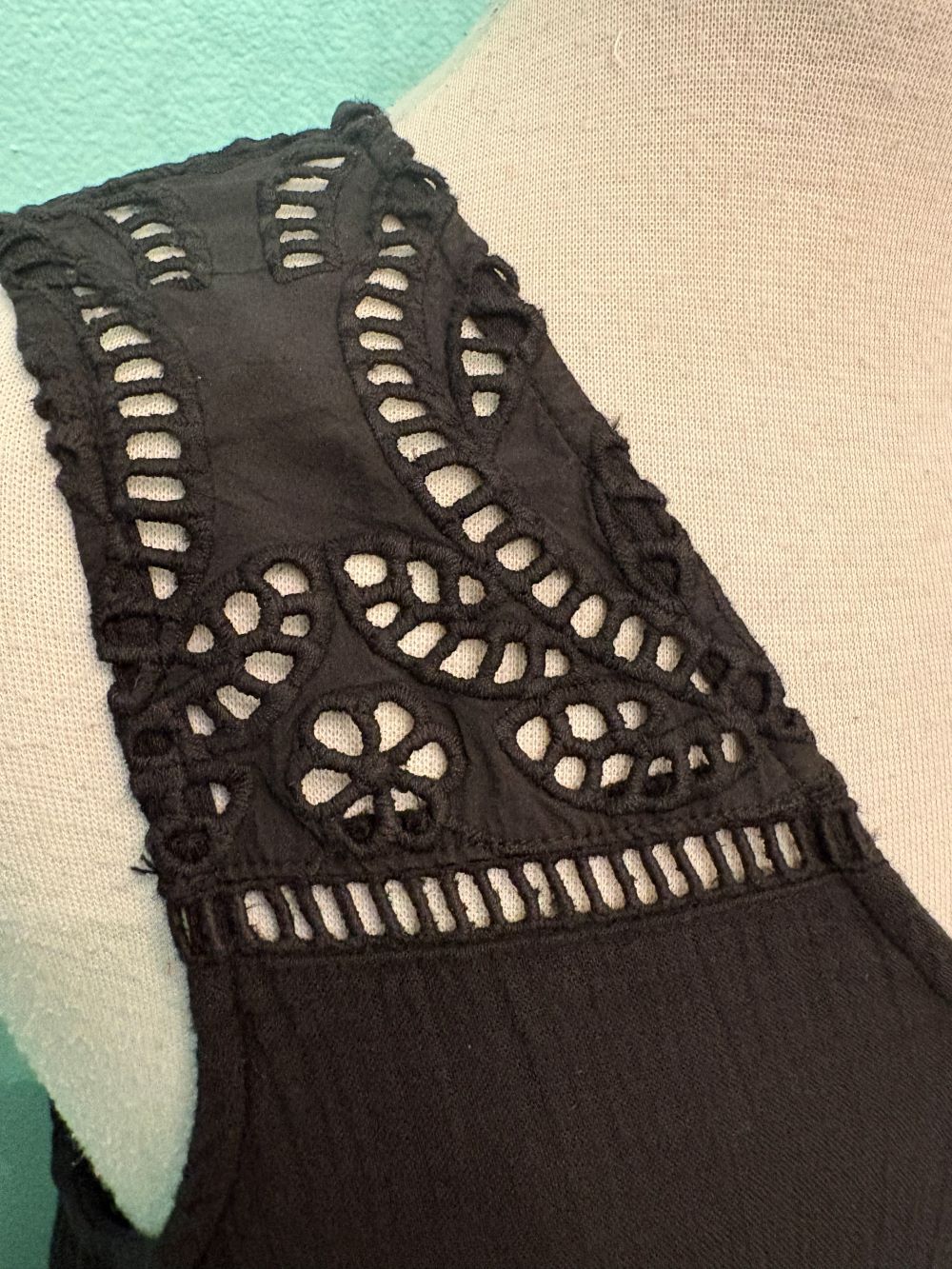 LACE MIX MIDI DRESS-BLACK-MODODOC