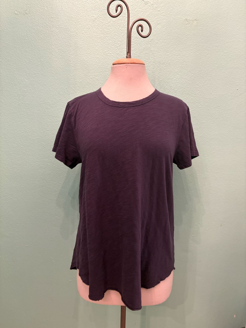 CREW NECK TEE W/CURVE HEM-VELVET DREAM-MODODOC