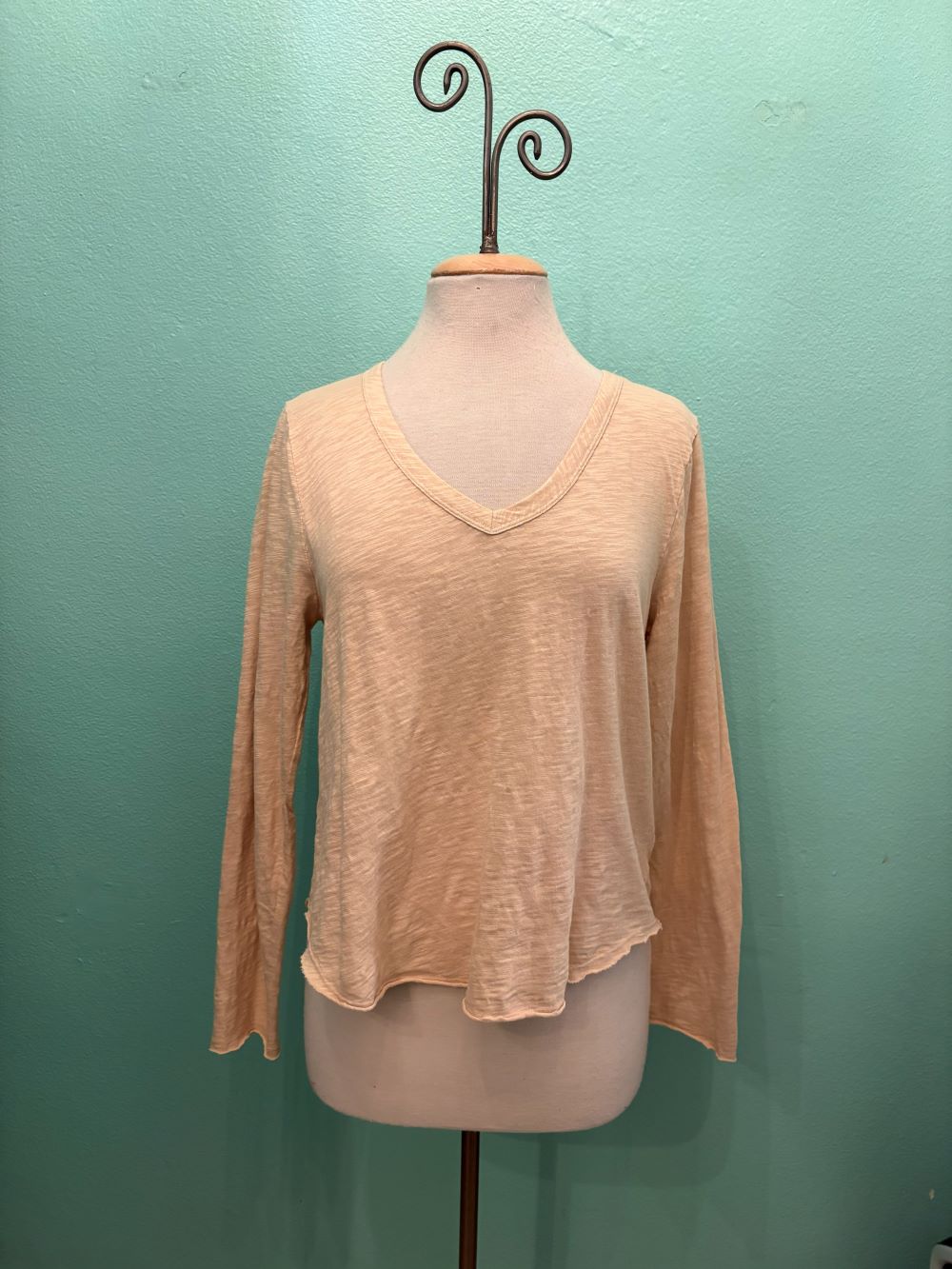 LONG SLEEVE V-NECK TEE-PEARLESCENT-MODODOC