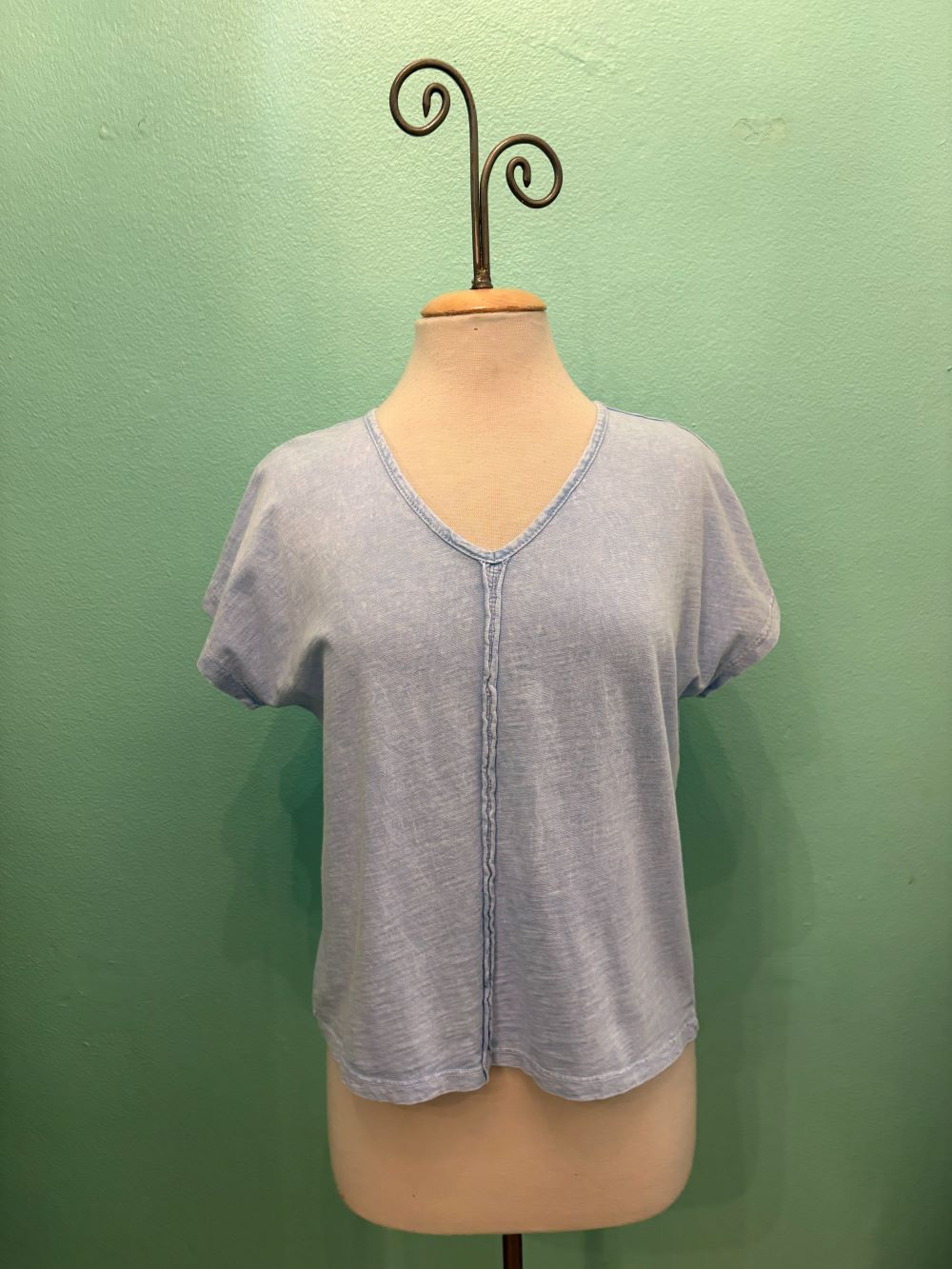 V-NECK SEAM CAP SLEEVE TEE-MINERAL SKY-COTTON LANI