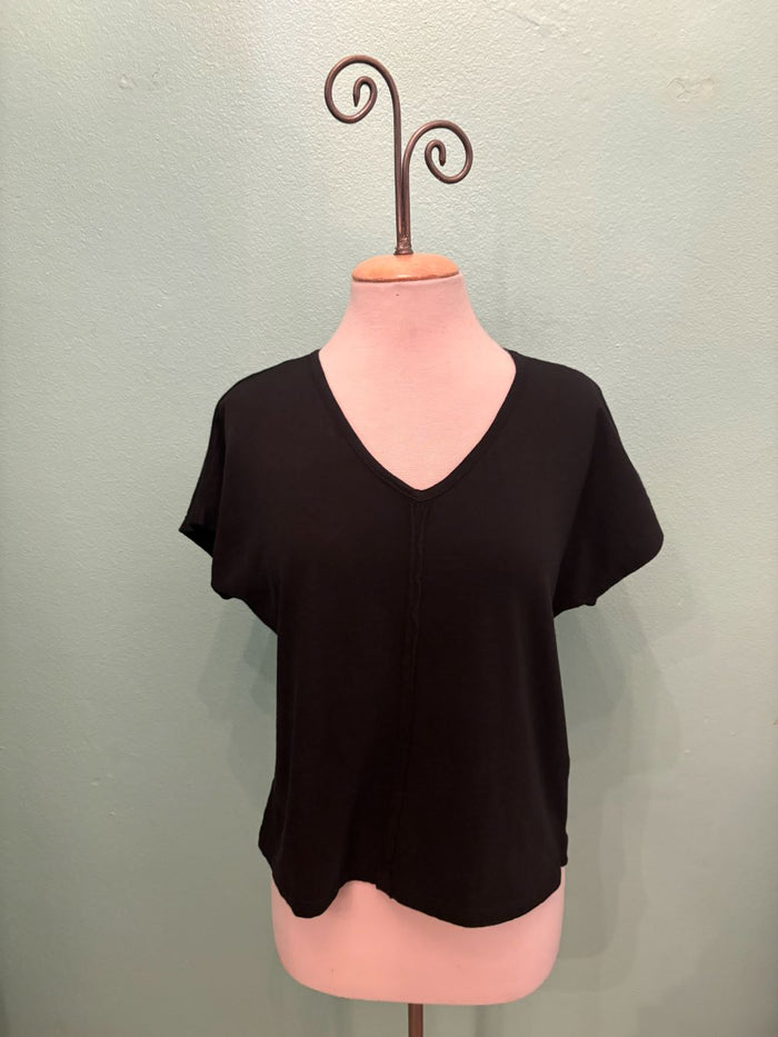 V-NECK SEAM CAP SLEEVE TEE-BLACK-COTTON LANI