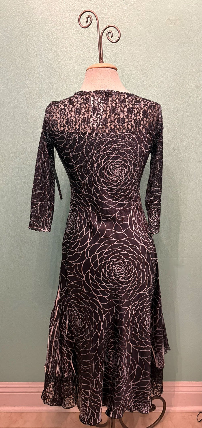 V-NECK 3/4 SLEEVE DRESS-ONYX GROVE-KOMAROV