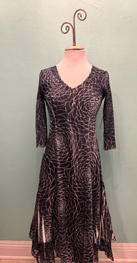 V-NECK 3/4 SLEEVE DRESS-ONYX GROVE-KOMAROV
