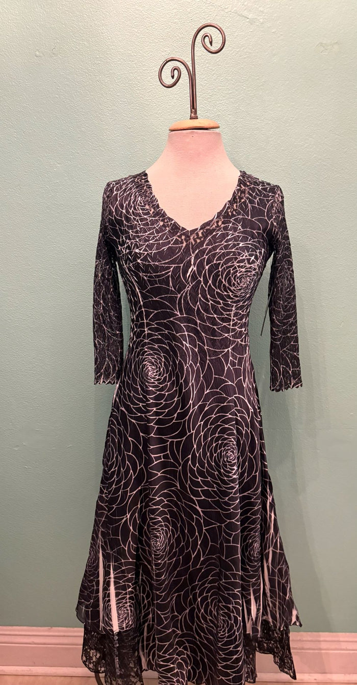 V-NECK 3/4 SLEEVE DRESS-ONYX GROVE-KOMAROV