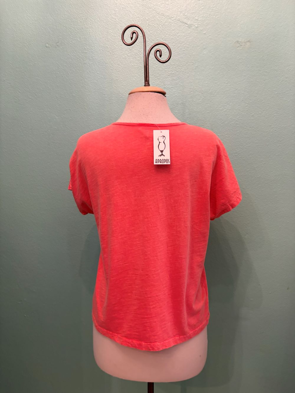 V-NECK SEAM CAP SLEEVE TEE-MINERAL CORAL-COTTON LANI