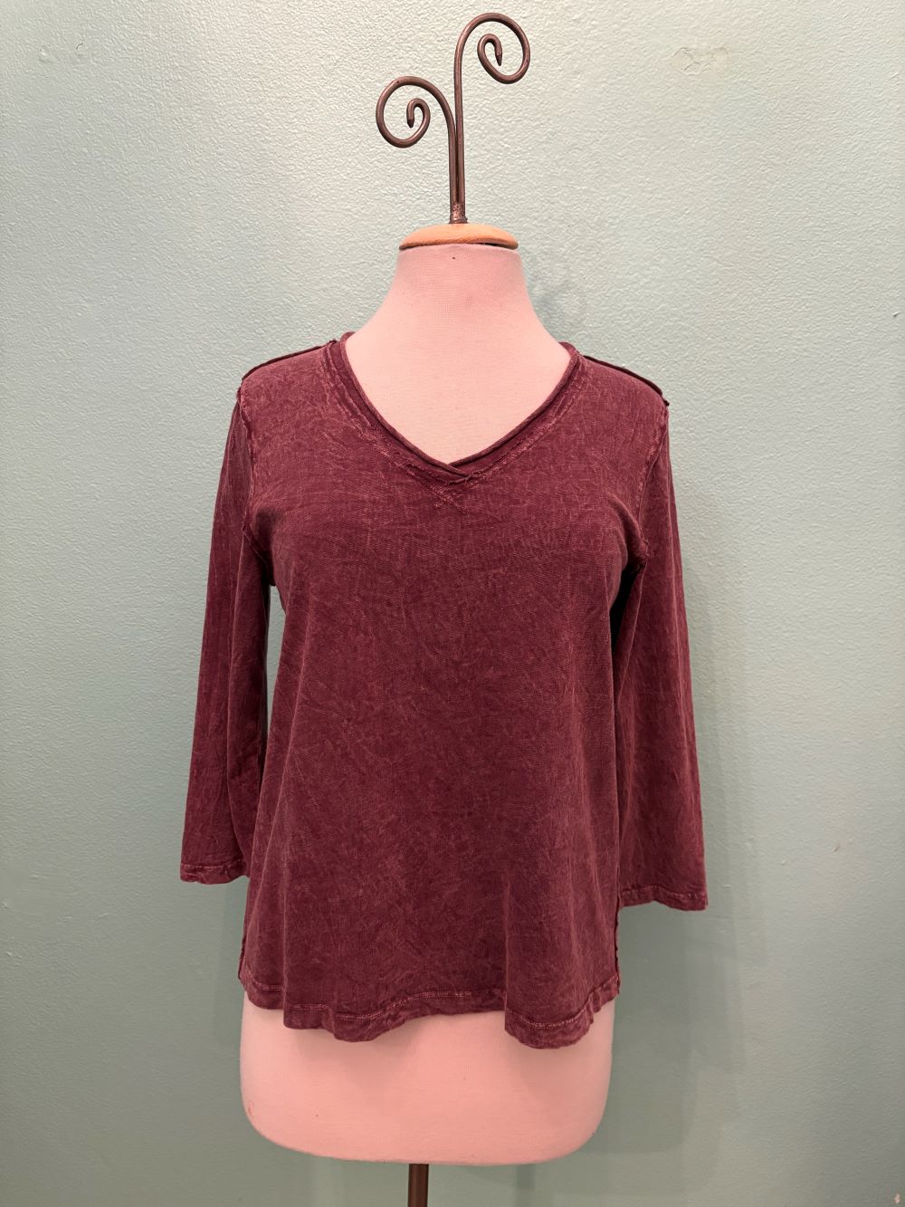 V-NECK W/BACK SEAM TEE-MINERAL BURGUNDY-COTTON LANI