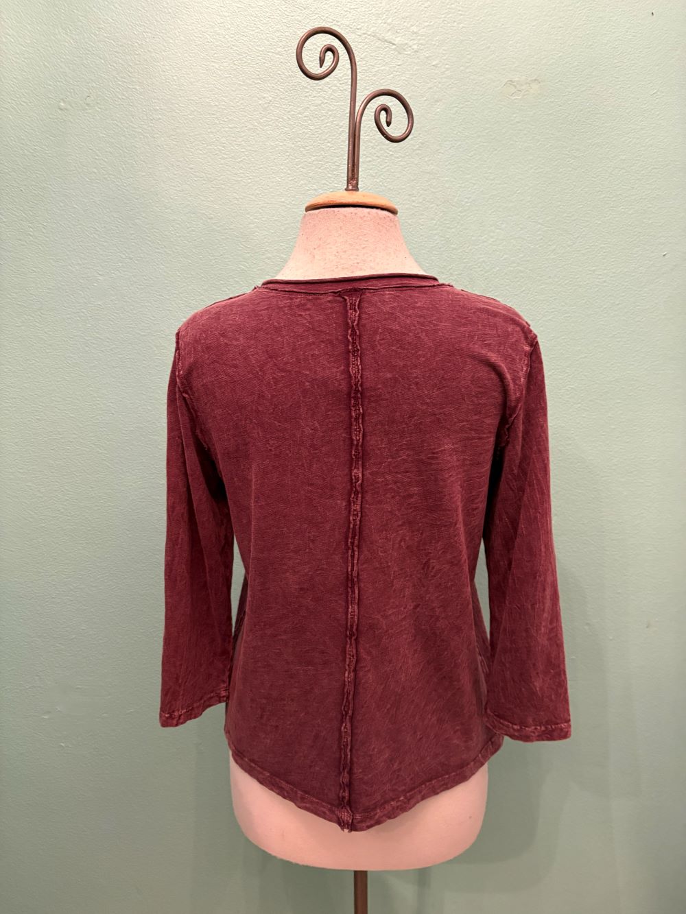 V-NECK W/BACK SEAM TEE-MINERAL BURGUNDY-COTTON LANI