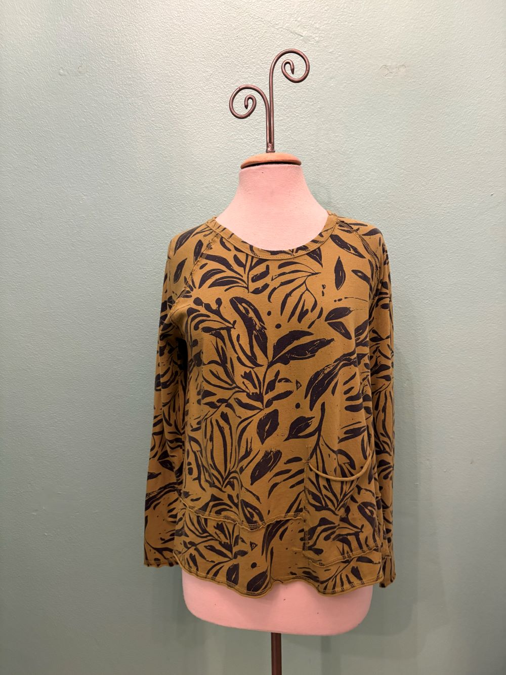 LEAF PRINT LONG SLEEVE RAGLAN TEE-SPUD-COTTON LANI
