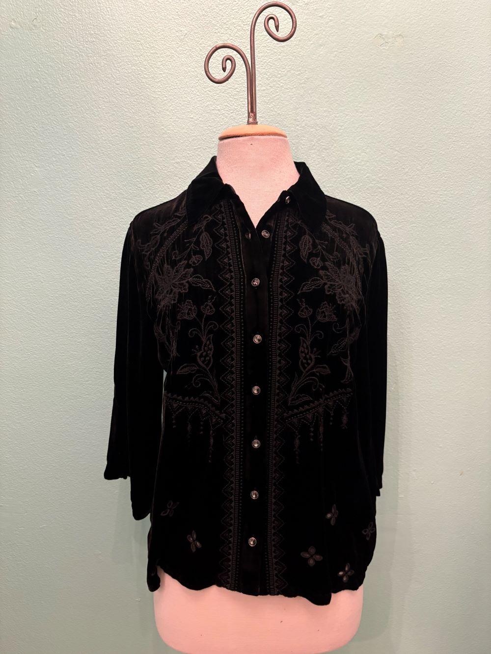LAIKE KIMONO SLEEVE BUTTON DOWN BLOUSE-BLACK-JOHNNY WAS