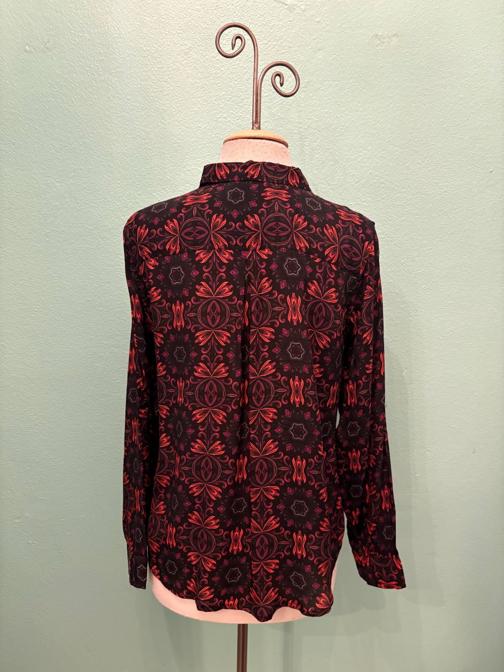 BURGUNDY MANDALA PRINT BUTTONDOWN BLOUSE-APNY