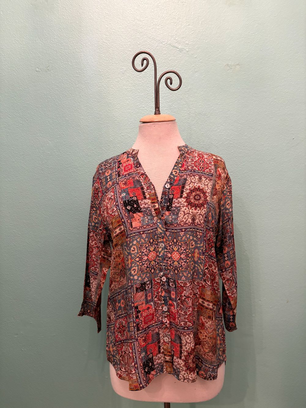 MOSAIC 3/4 SLEEVE MANDARIN BUTTON UP-APNY