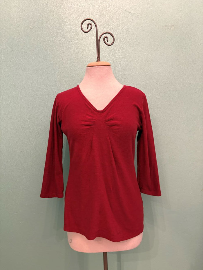 3/4 SLEEVE TUCK FRONT TEE-MARASCHINO-CUT LOOSE