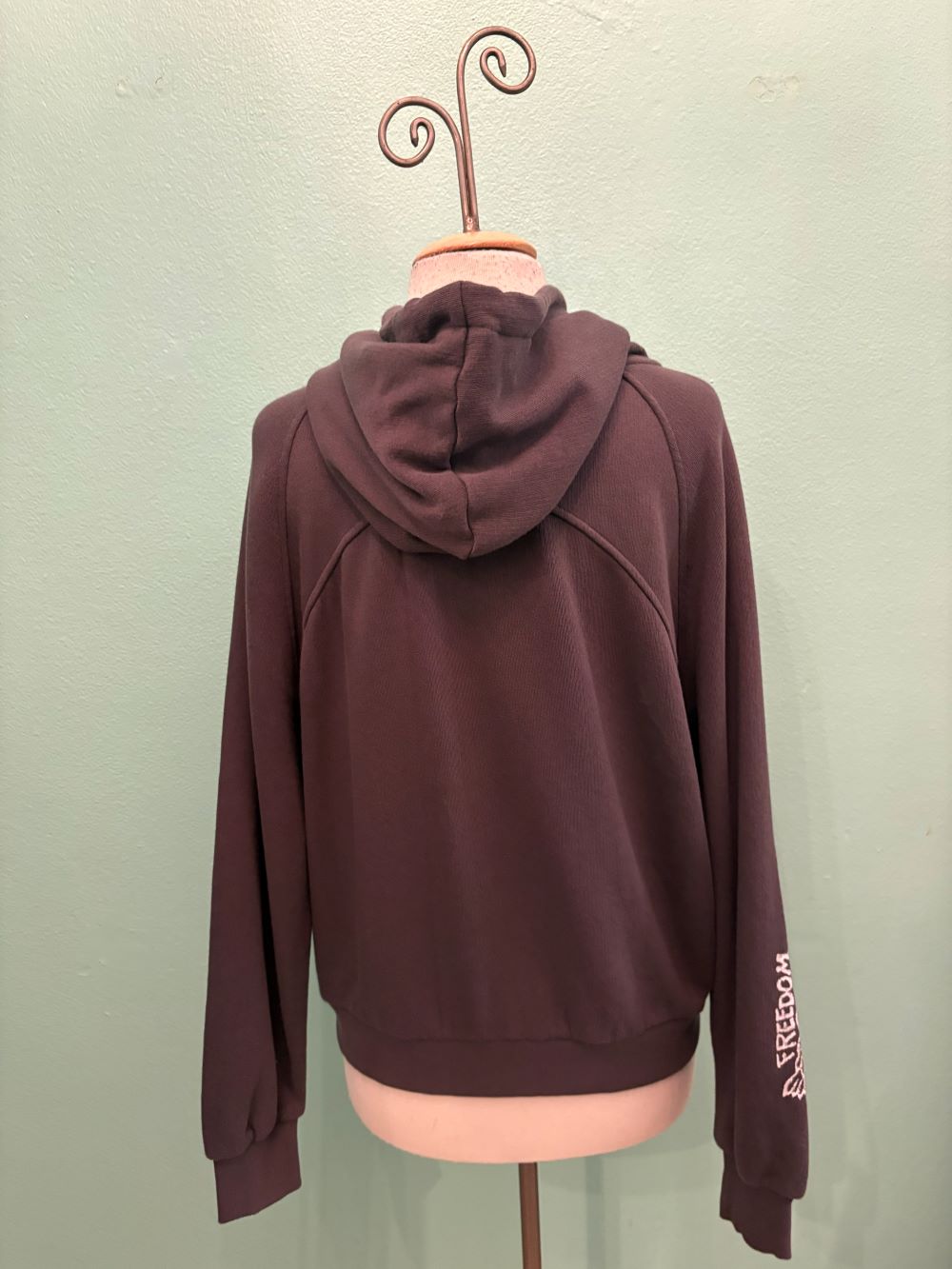 WOLF HOODIE SWEATSHIRT-CHARCOAL-JUST MADISON