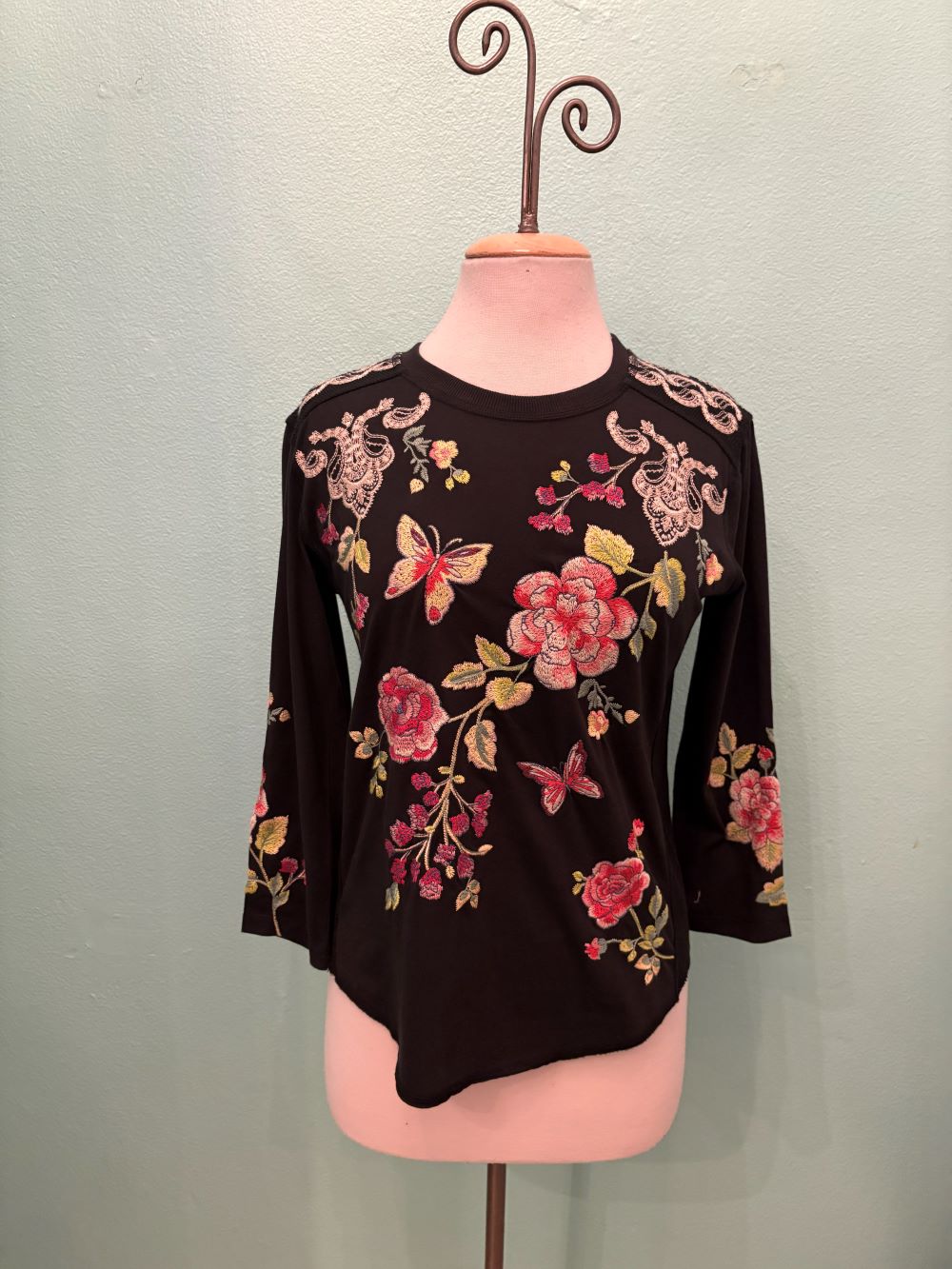 MADDY CONTRAST SEAM HEM-BLACK-JOHNNY WAS