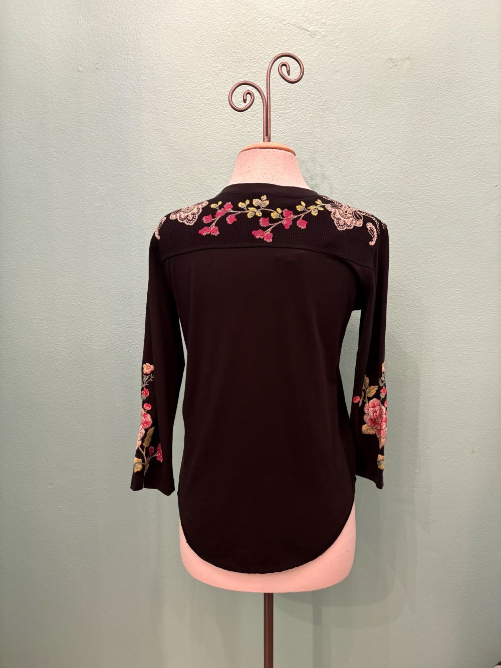 MADDY CONTRAST SEAM HEM-BLACK-JOHNNY WAS