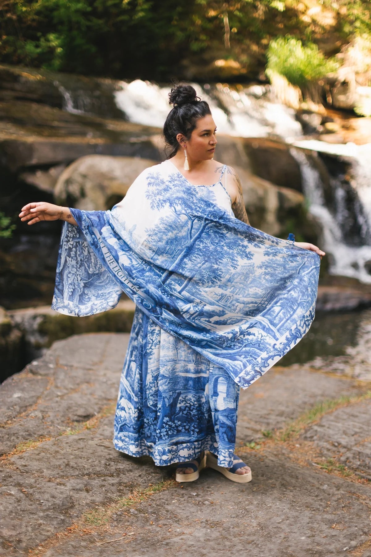 LET THE LIGHT IN SCARF-MARKET OF STARS