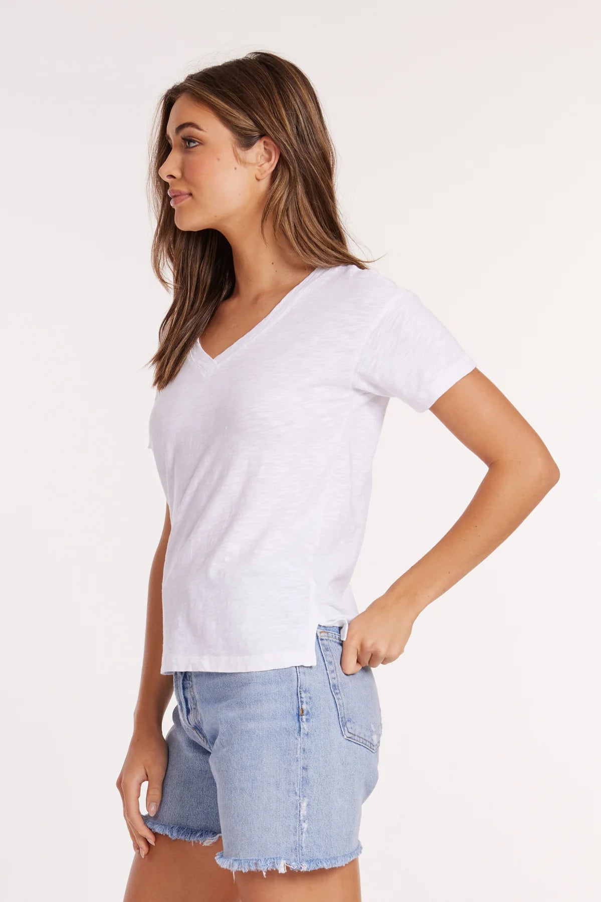 SHORT SLEEVE V-NECK BOXY TEE-WHITE HALO-MODODOC