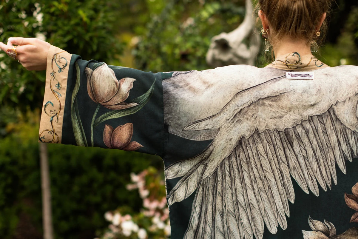 UNDER MY WING PIXIE DUSTER CROP KIMONO-MARKET OF STARS