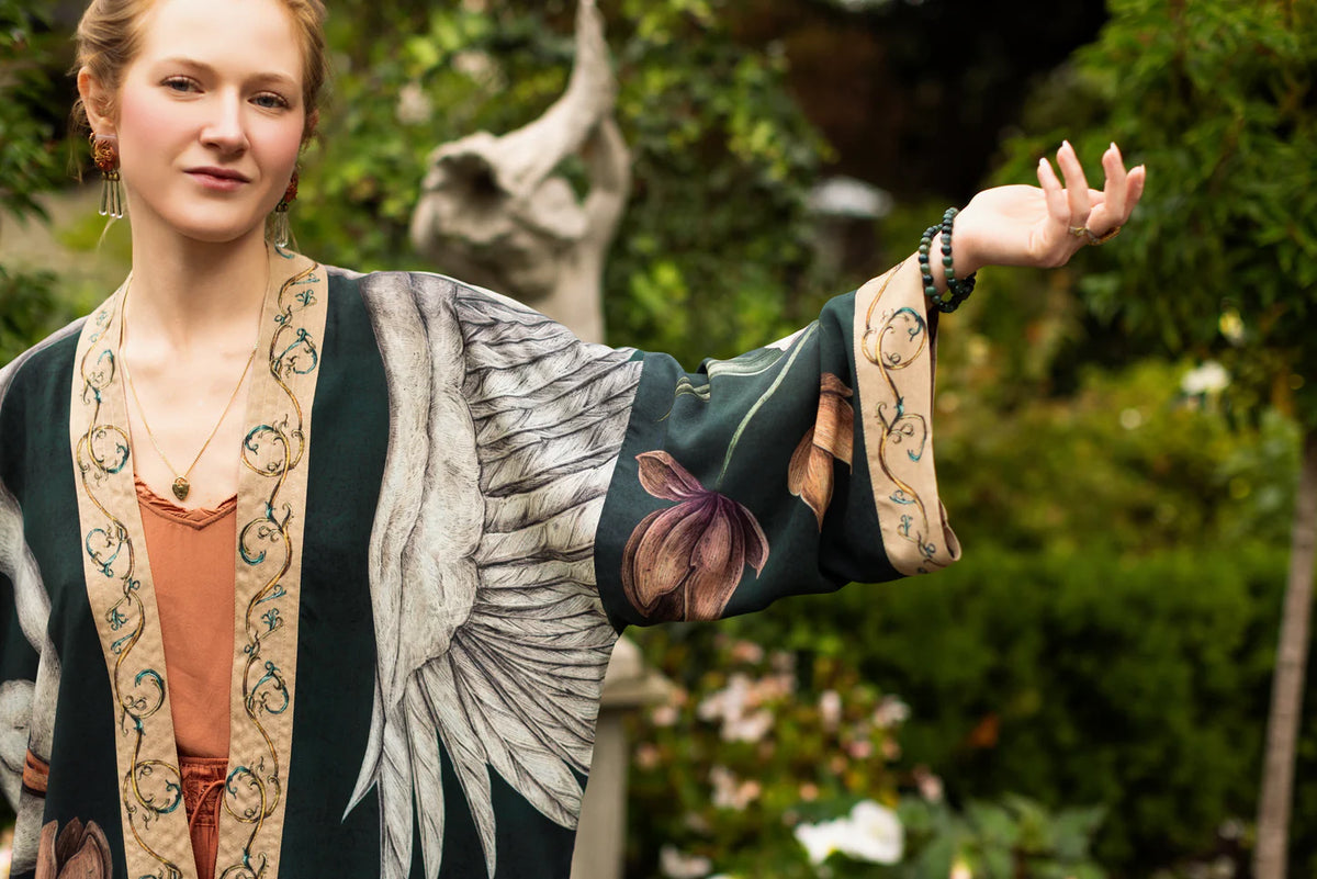 UNDER MY WING PIXIE DUSTER CROP KIMONO-MARKET OF STARS