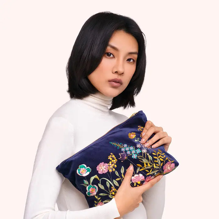 FLORAL HEDGEROW VELVET ZIP POUCH-POWDER