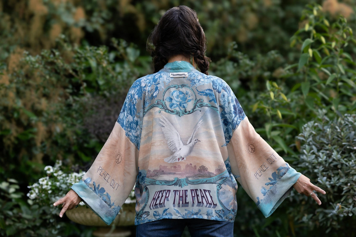 PEACE OUT PIXIE DUSTER CROP KIMONO-MARKET OF STARS