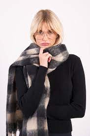 BLACK/WHITE PLAID KNIT SCARF-MOLLY BRACKEN