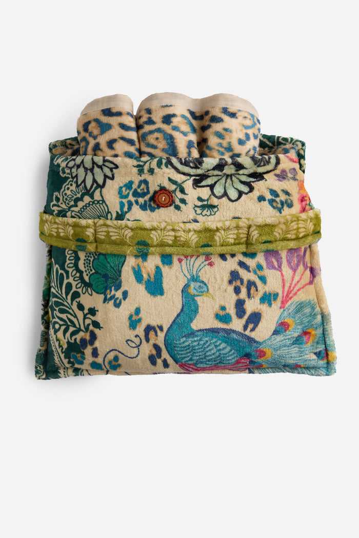 CLYDE SCARF TRAVEL BLANKET-JOHNNY WAS