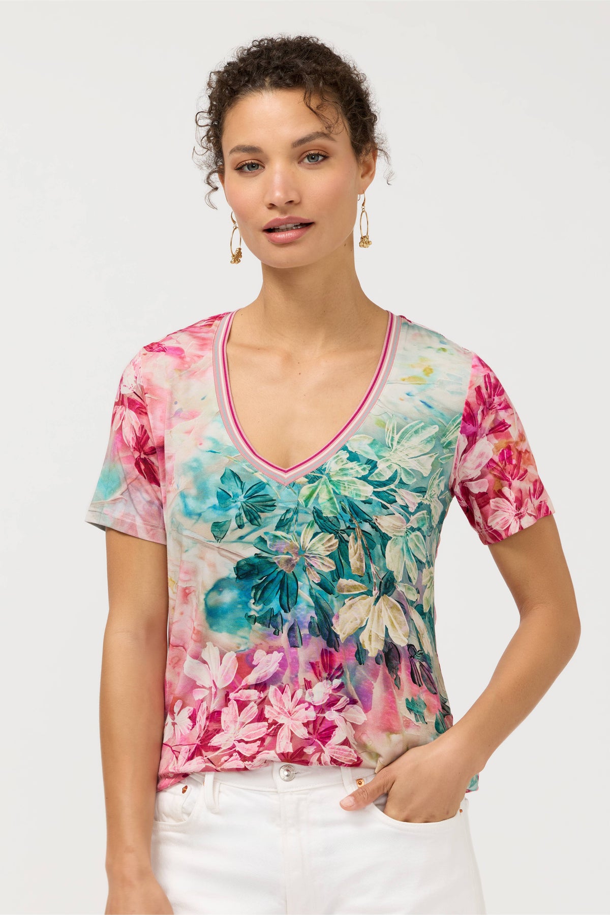 THE JANIE FAV S/S V-NECK SWING TEE-THOUSAND PETALS-JOHNNY WAS