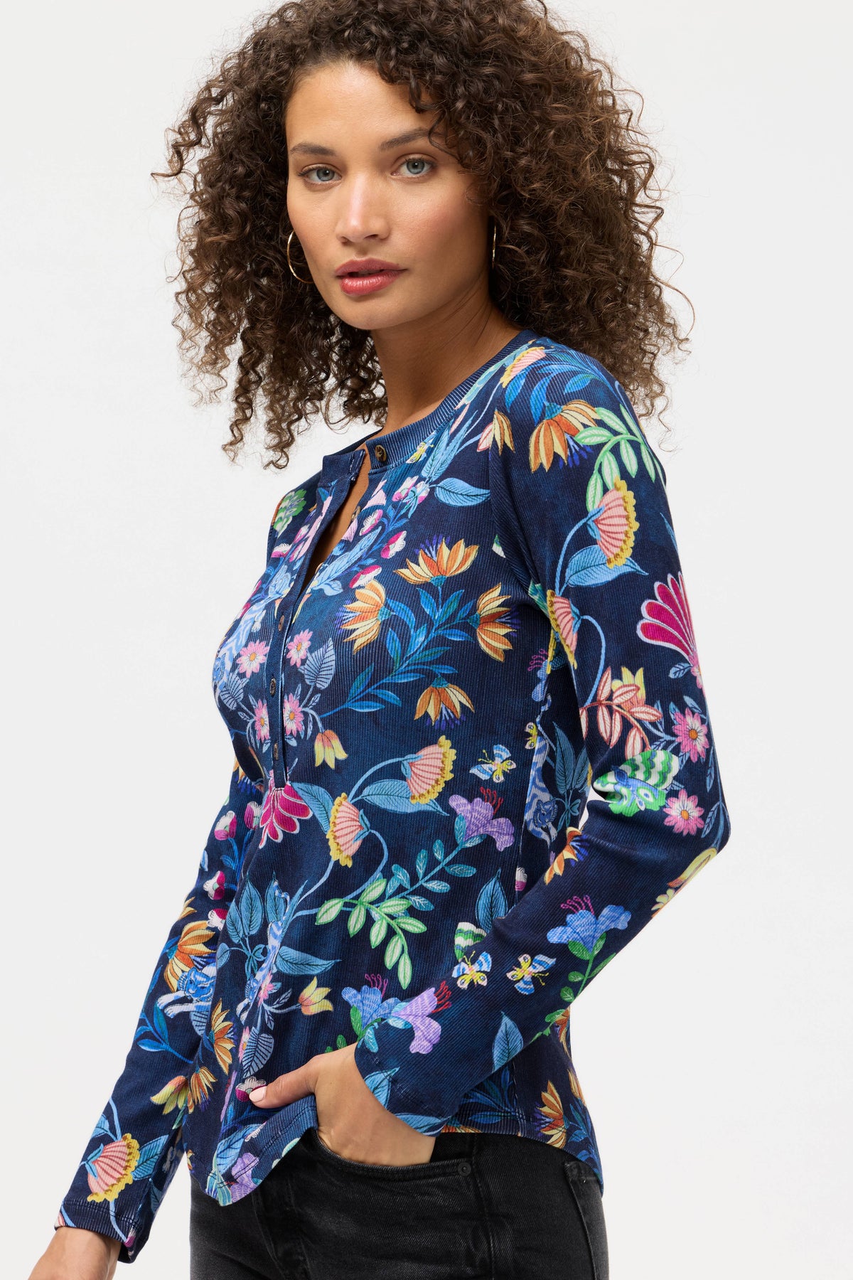 LONG SLEEVE FITTED HENLEY TEE-ELIZABETH-JOHNNY WAS