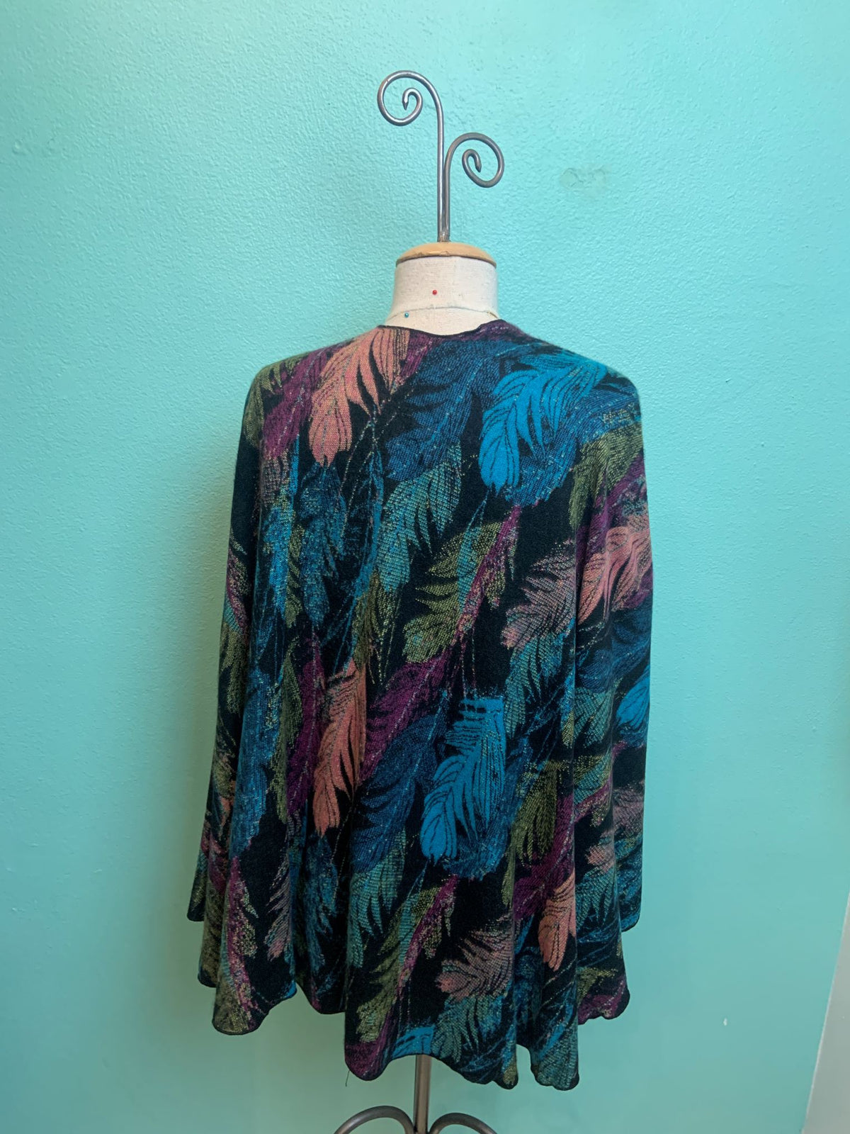 REVERSIBLE CASHMERE SHAWL W/LOOP-RAPTI FASHIONS