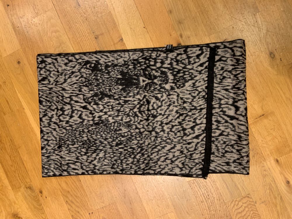 JACQUARD REVERSIBLE CASHMERE SCARF A-RAPTI FASHIONS